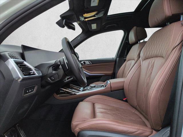 Used 2024 BMW X7 M60i image 17