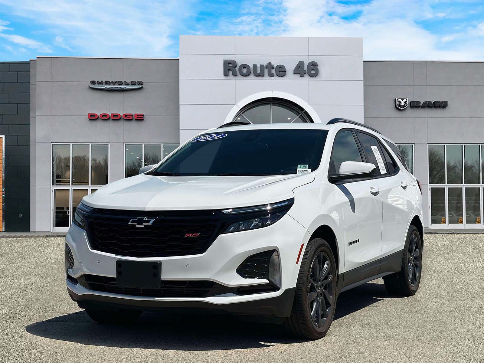 Used 2024 Chevrolet Equinox RS w/ LPO, Floor Liner Package AWD/4WD image 2