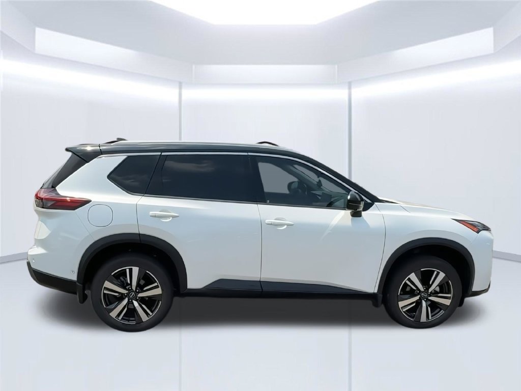 Used 2024 Nissan Rogue SL w/ SL Premium Package FWD image 12