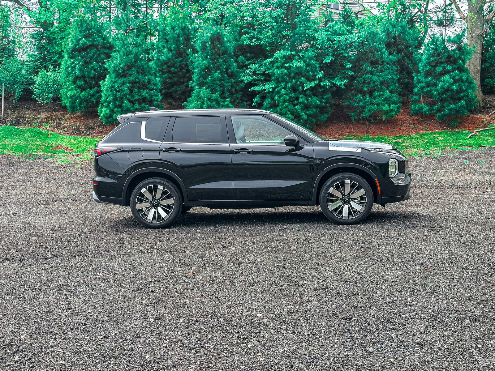 New 2025 Mitsubishi Outlander AWD image 10