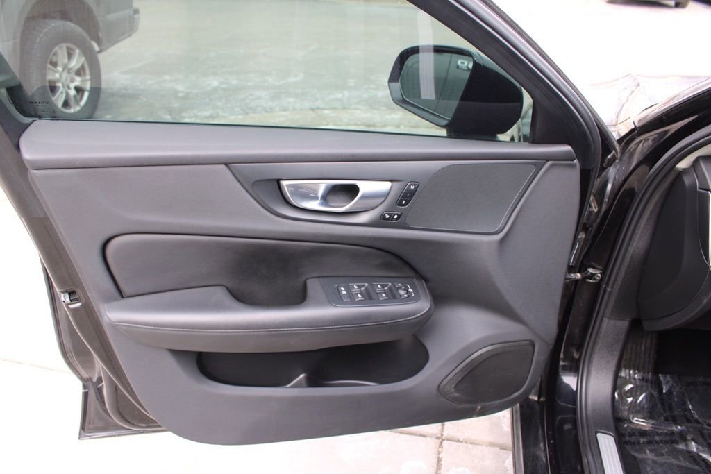 Used 2024 Volvo S60 B5 Plus image 18