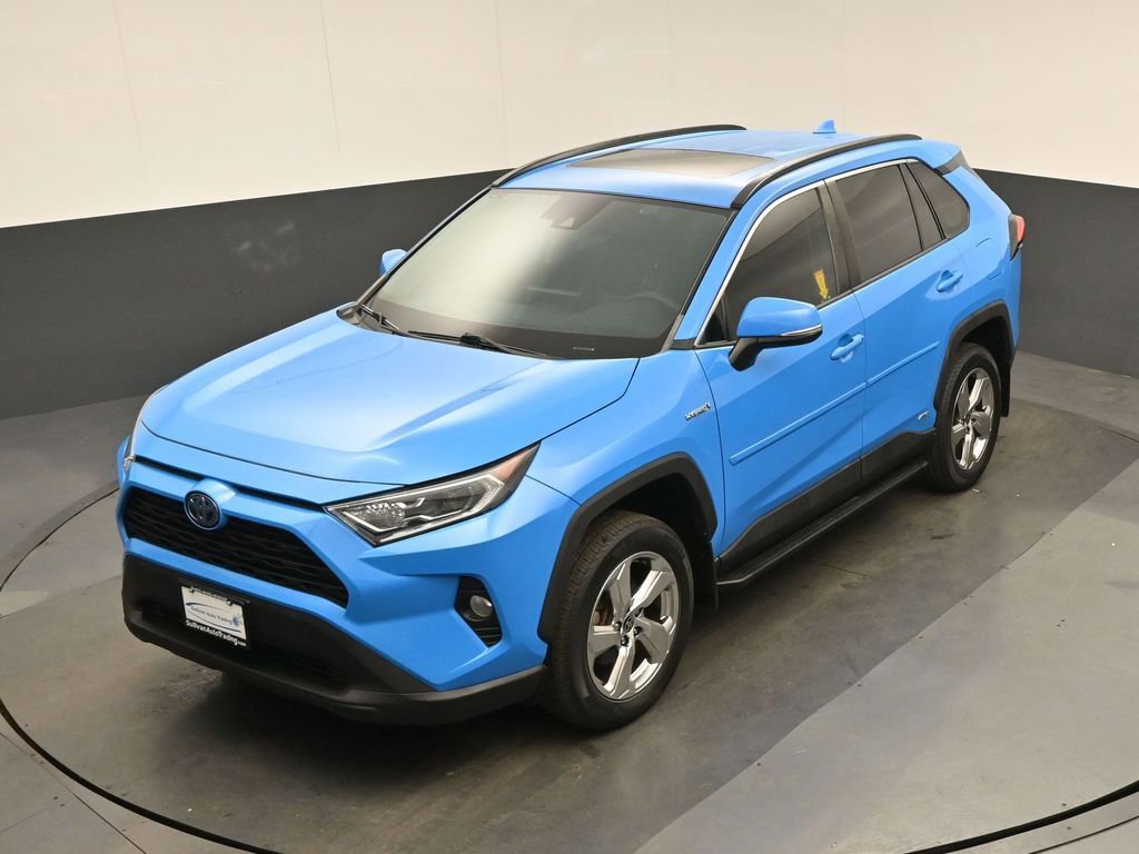 Used 2021 Toyota RAV4 XLE Premium AWD/4WD image 57