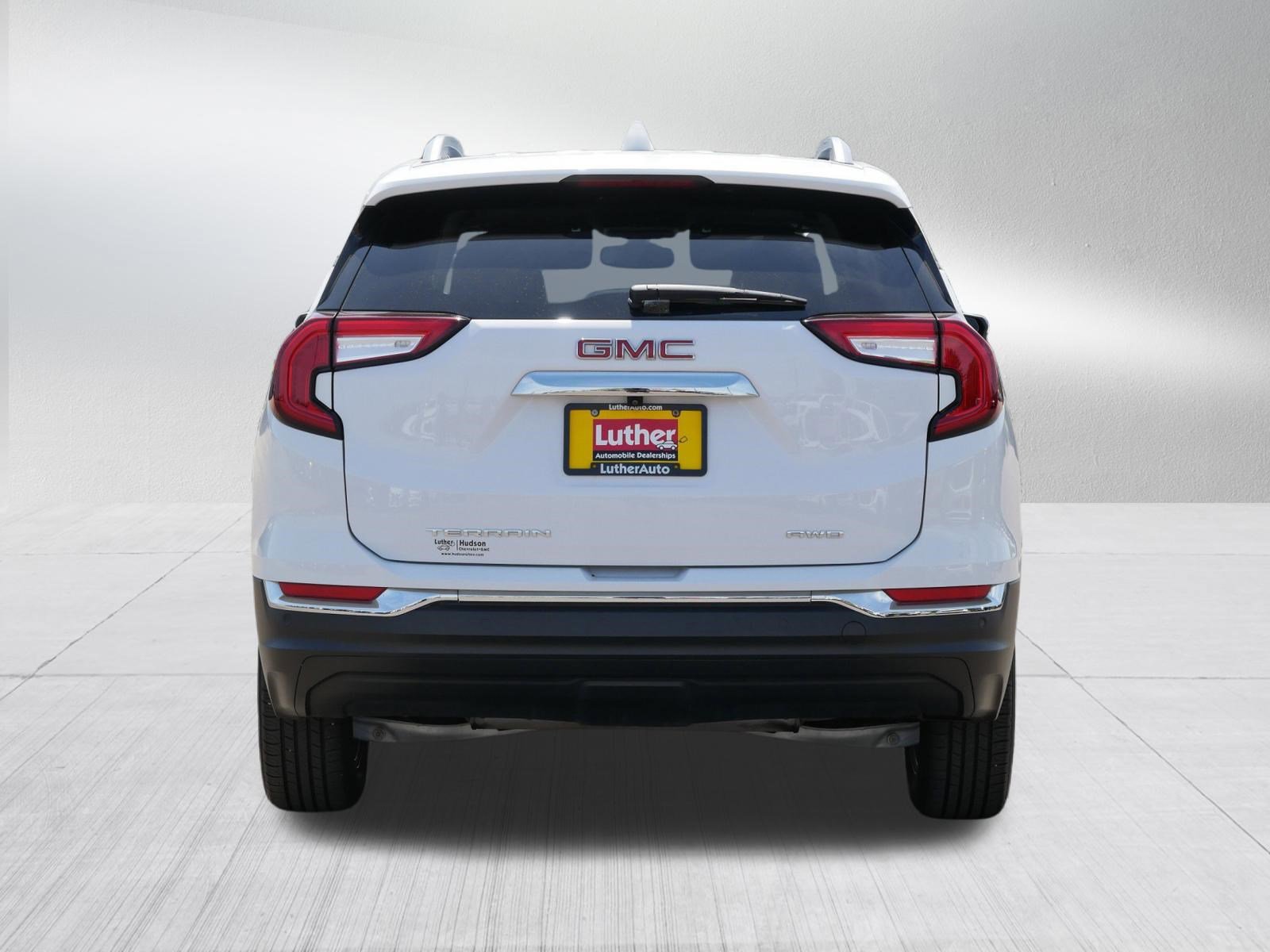 Used 2022 GMC Terrain SLT w/ Infotainment Package II AWD/4WD image 6