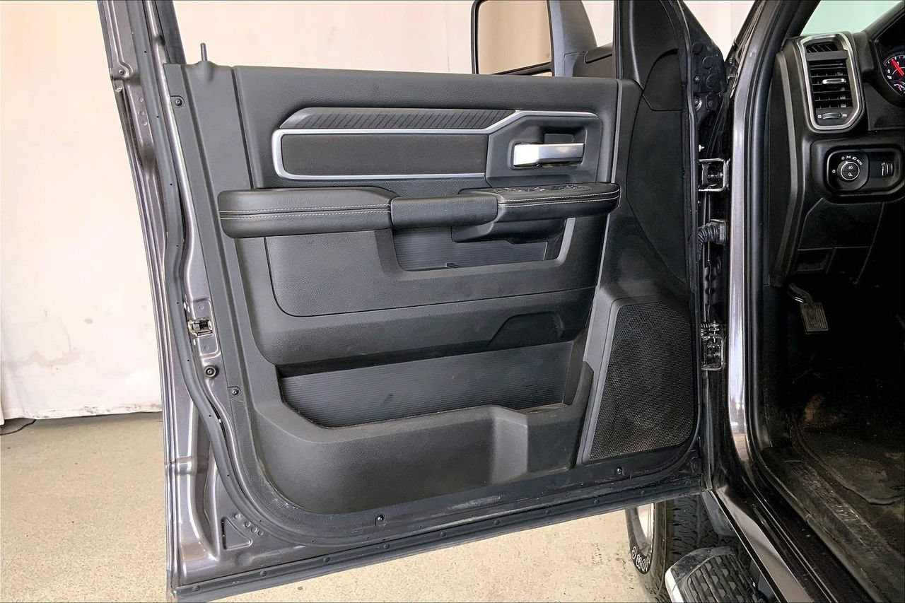 Used 2026 RAM 3500 Big Horn AWD/4WD image 24