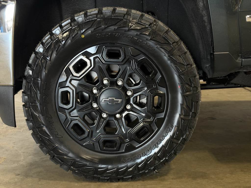 Used 2017 Chevrolet Silverado 2500 LTZ w/ Duramax Plus Package AWD/4WD image 31