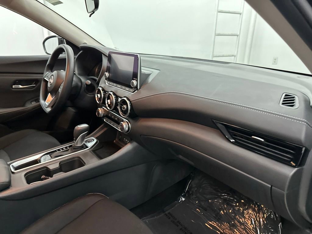 Used 2025 Nissan Sentra SV FWD image 22