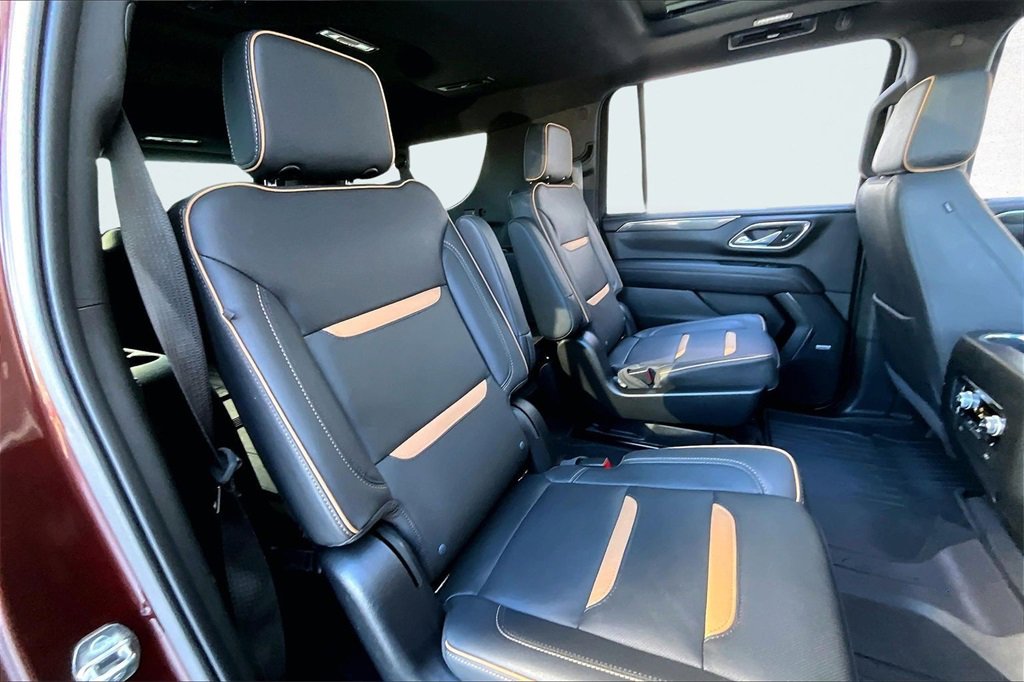 Used 2023 GMC Yukon XL AT4 w/ AT4 Premium Plus Package image 25