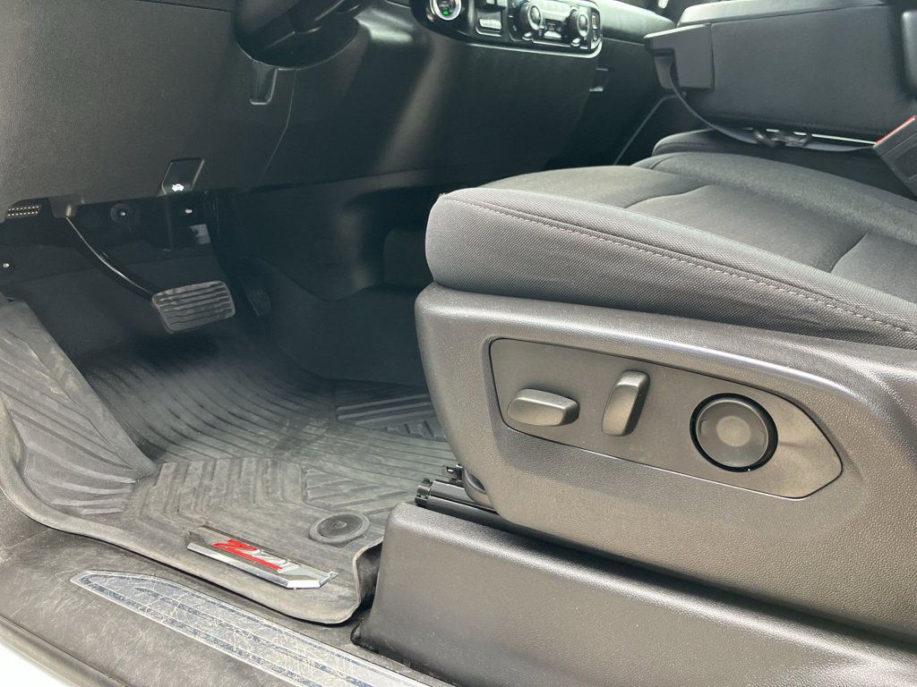 Used 2024 Chevrolet Silverado 1500 LT AWD/4WD image 10