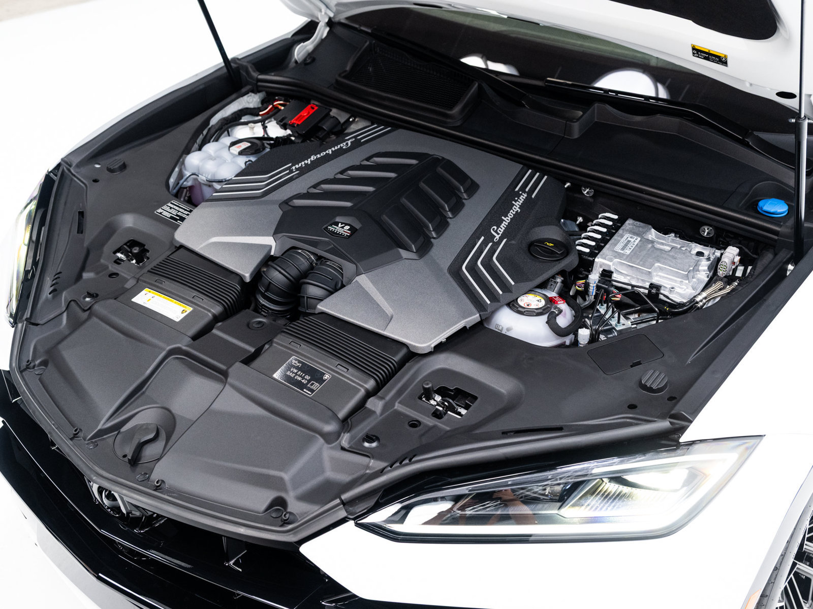 Used 2025 Lamborghini Urus SE AWD/4WD image 99