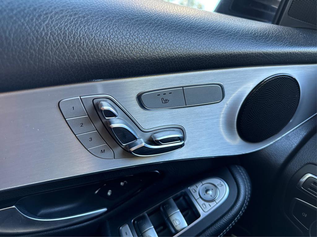 Used 2019 Mercedes-Benz GLC 300 image 19