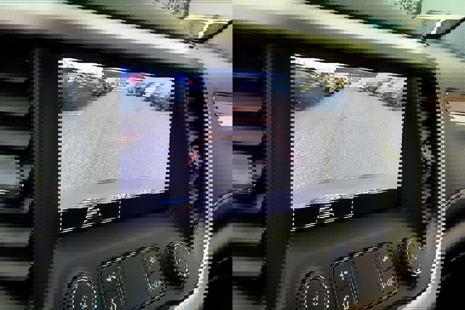 Certified 2023 GMC Acadia SLE w/ Driver Convenience Package image 26