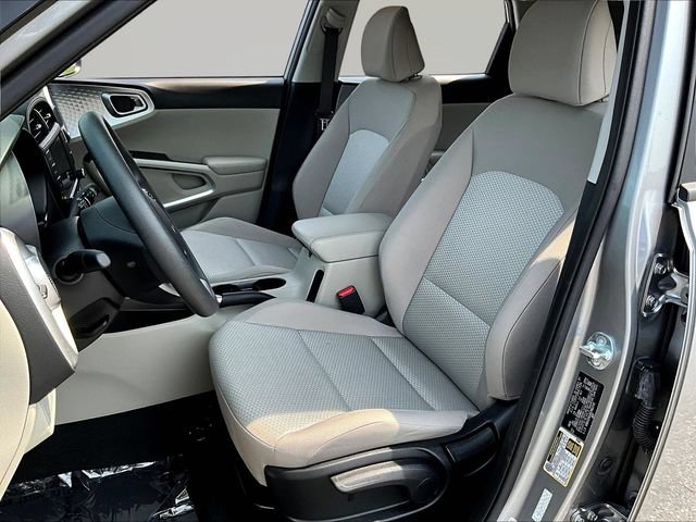 Certified 2025 Kia Soul LX w/ LX Technology Package FWD image 22