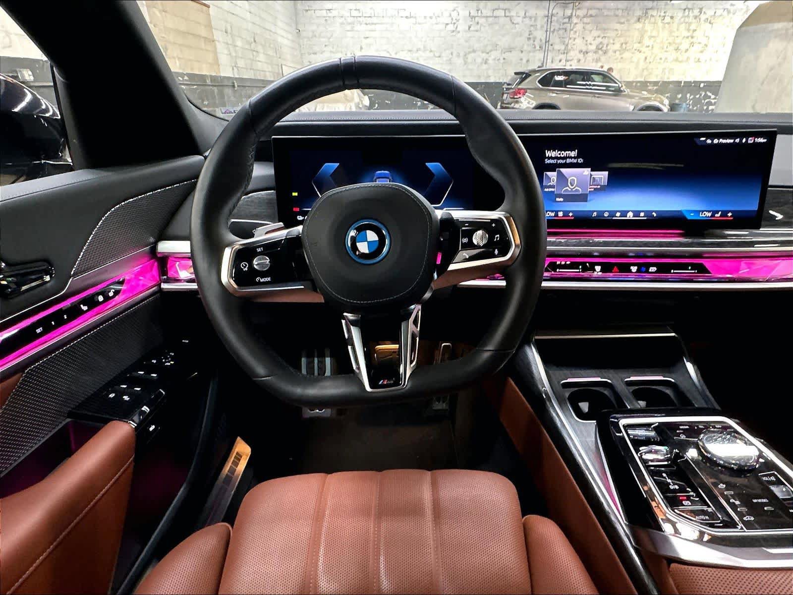 Used 2024 BMW i7 xDrive60 w/ Executive Package AWD/4WD image 8