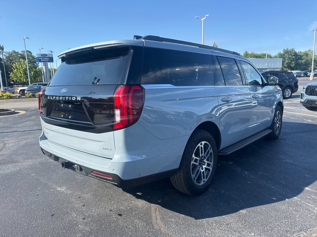 Used 2025 Ford Expedition Max Active AWD/4WD image 8