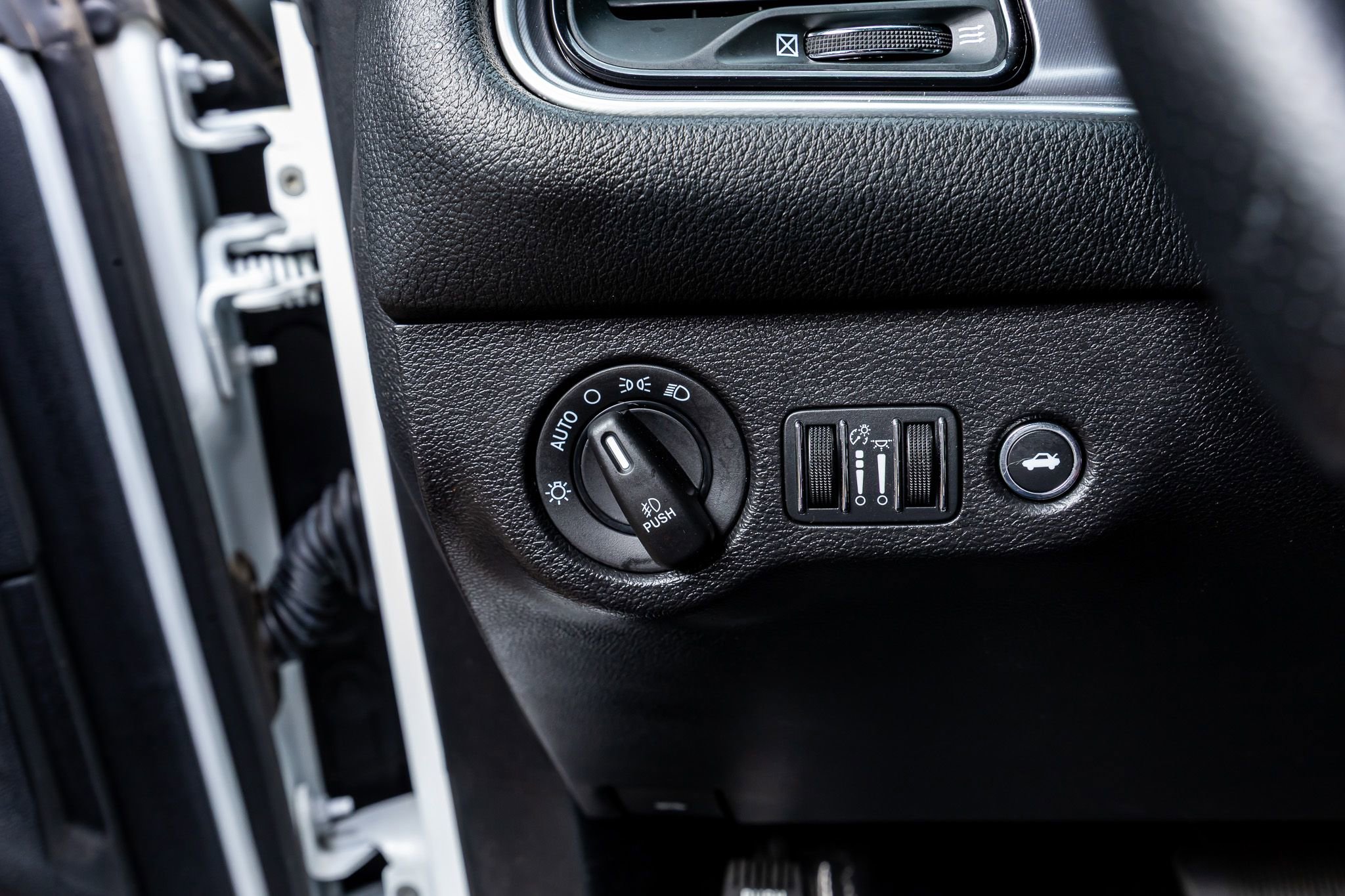 Used 2019 Dodge Challenger R/T w/ Blacktop Package image 17