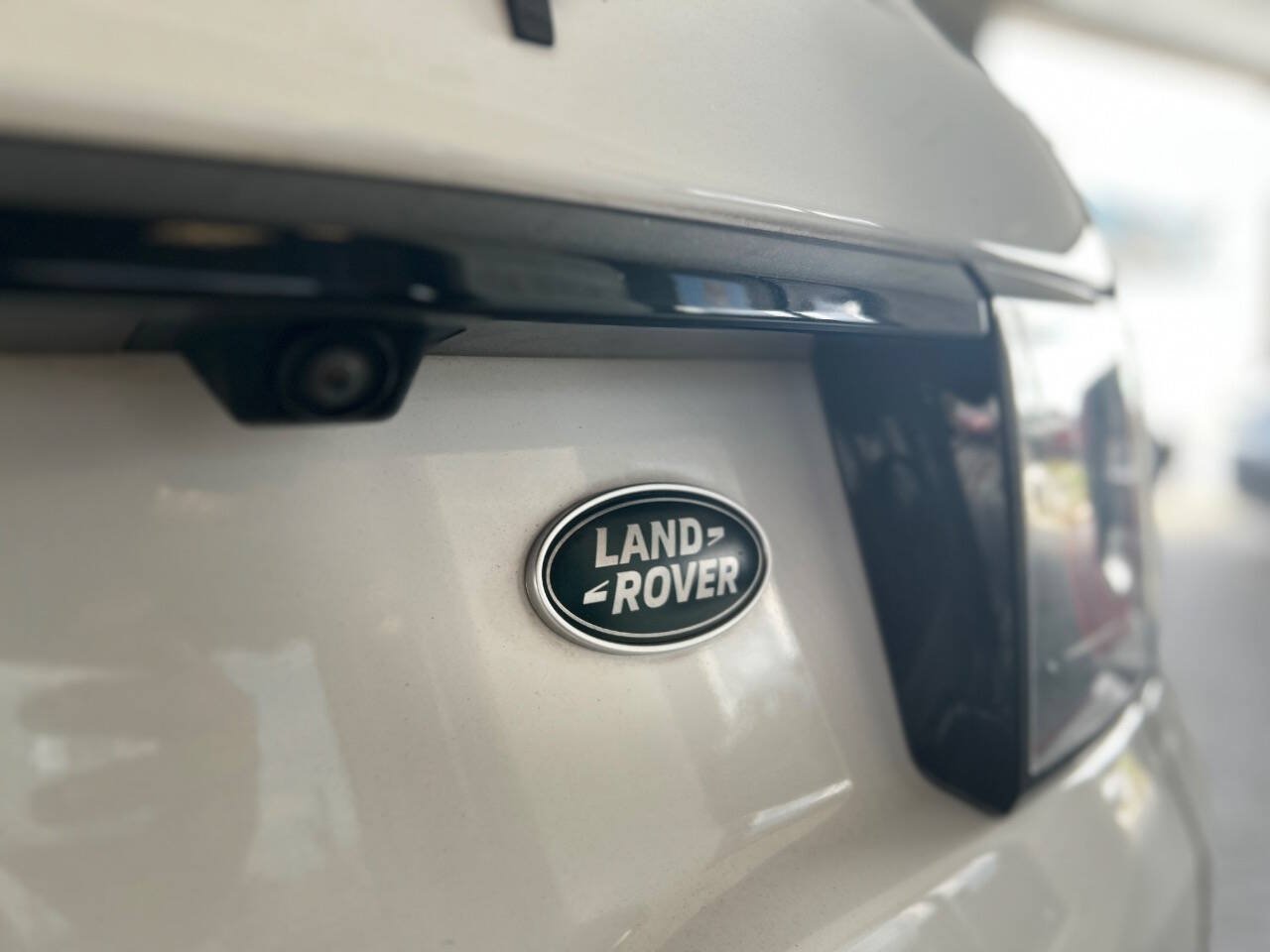 Used 2017 Land Rover Discovery Sport HSE AWD/4WD image 16