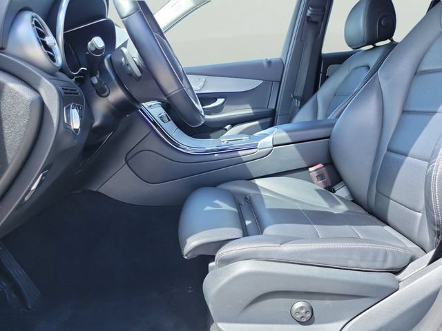 Used 2022 Mercedes-Benz GLC 300 w/ Premium Package Lite image 19