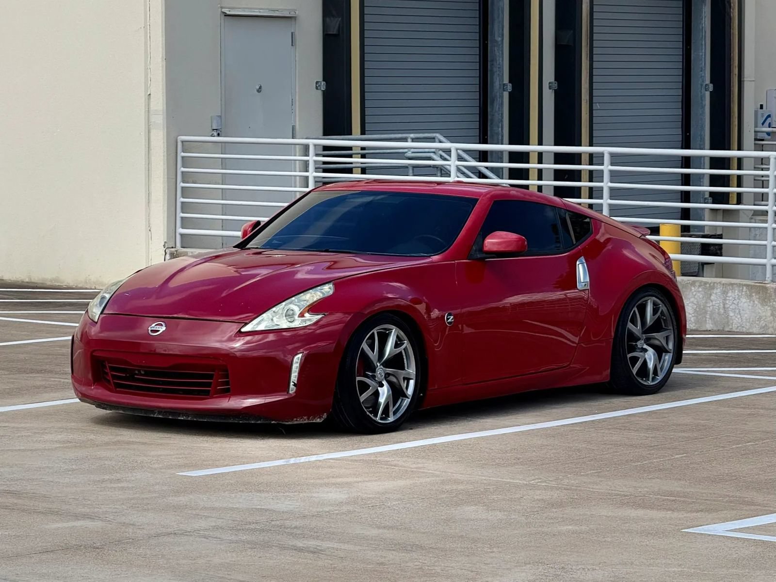 Used 2016 Nissan 370Z Coupe RWD image 3