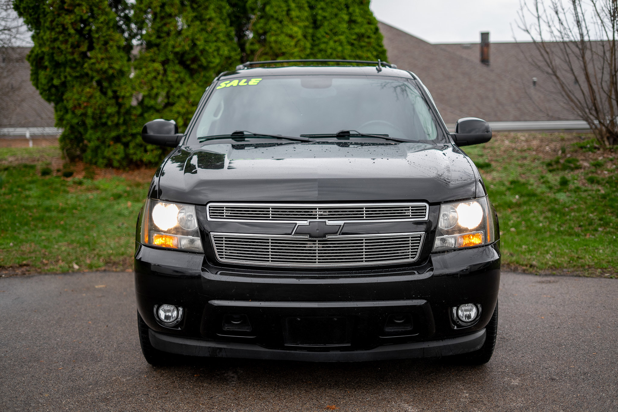 Used 2011 Chevrolet Suburban LT image 2