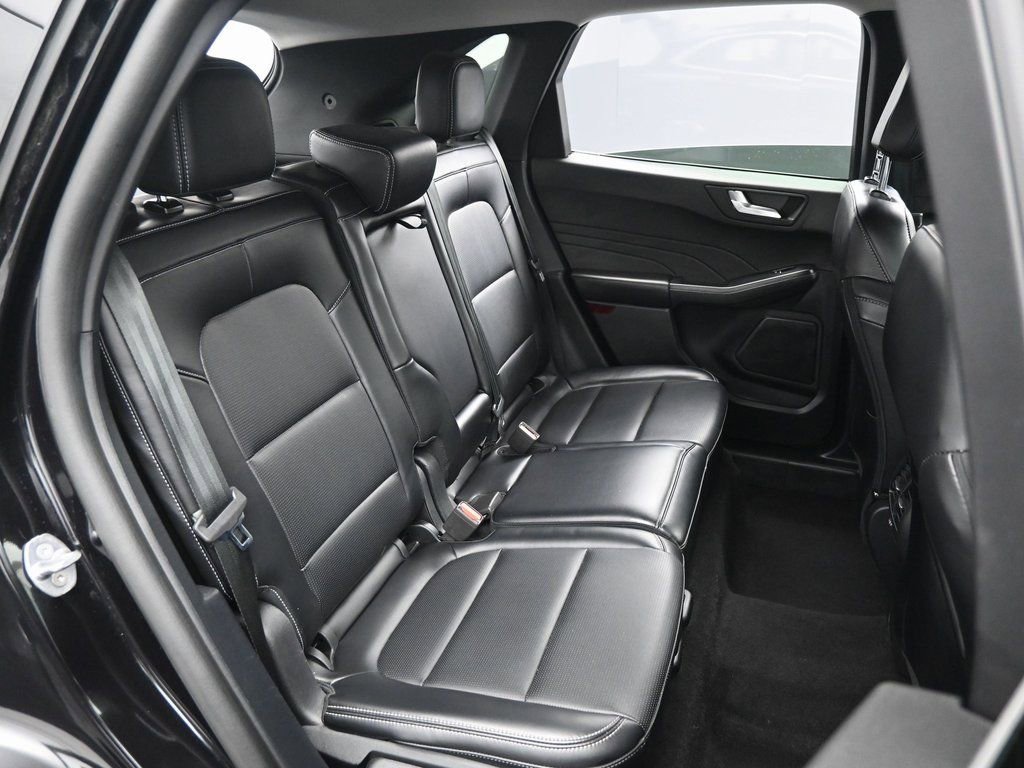 Used 2025 Ford Escape Platinum image 30