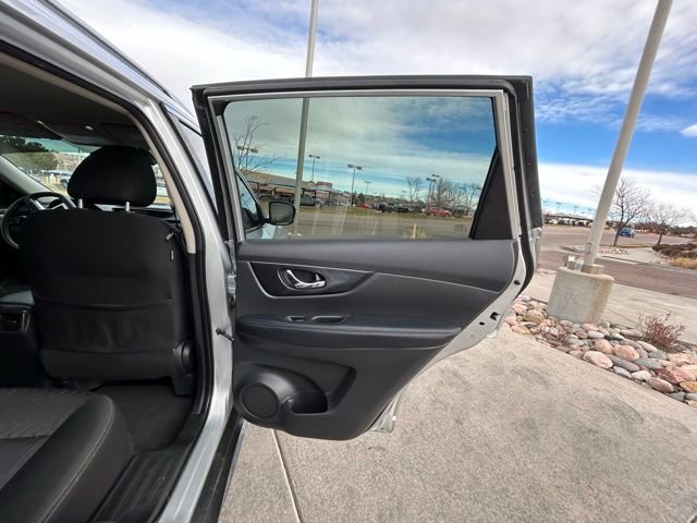 Used 2020 Nissan Rogue SV image 20