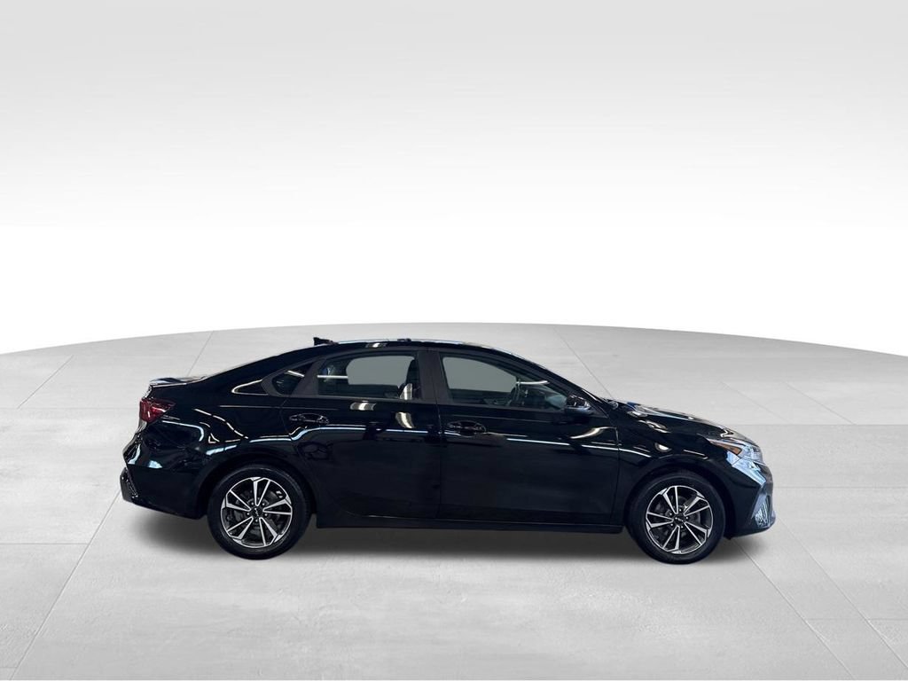 Certified 2023 Kia Forte LXS w/ LXS Technology Package FWD image 29