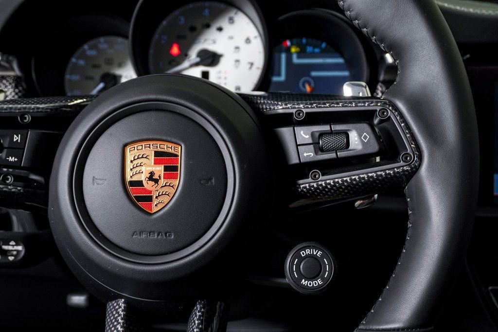 New 2026 Porsche Macan GTS image 19