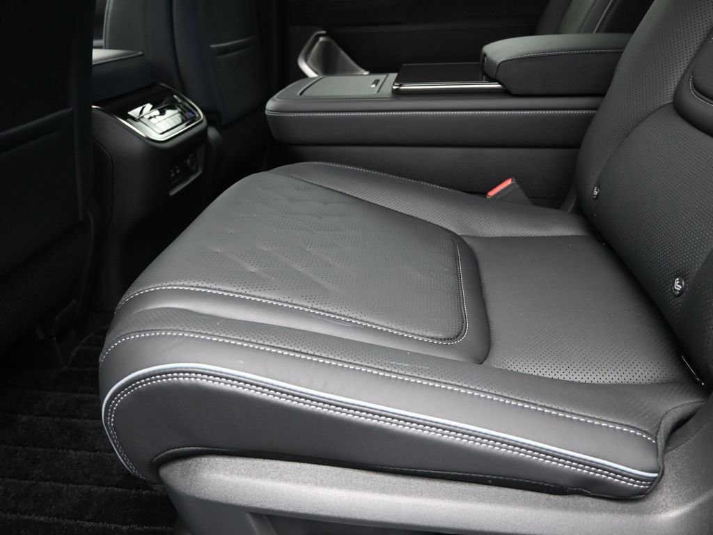 New 2026 INFINITI QX80 Autograph w/ Premium Cargo Package image 16