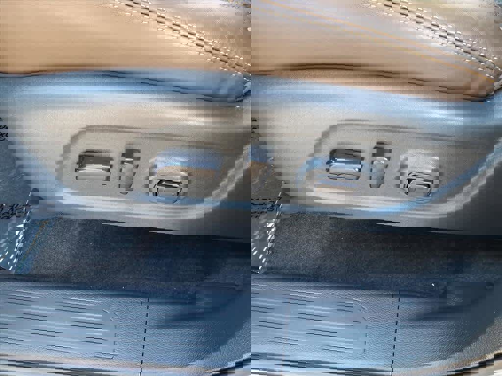 Used 2023 Nissan Murano Platinum w/ Cargo Package image 16