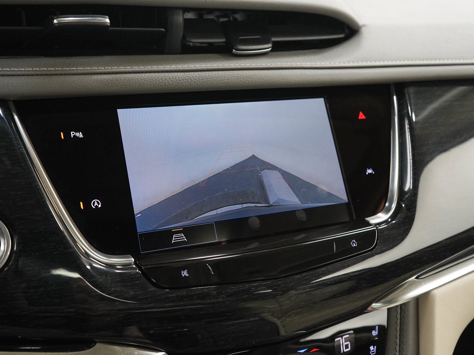 Used 2022 Cadillac XT6 Premium Luxury AWD/4WD image 22