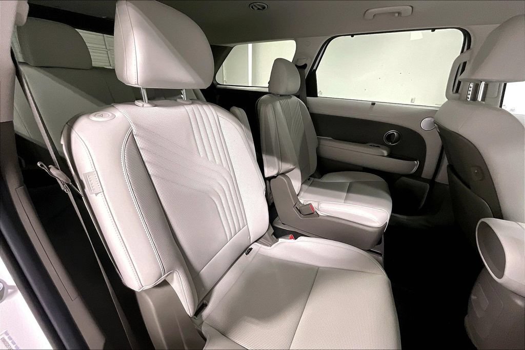 Used 2026 Hyundai Palisade SEL FWD image 33