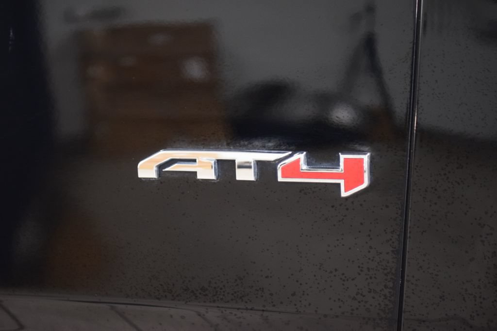 Used 2023 GMC Yukon XL AT4 w/ AT4 Premium Package AWD/4WD image 17