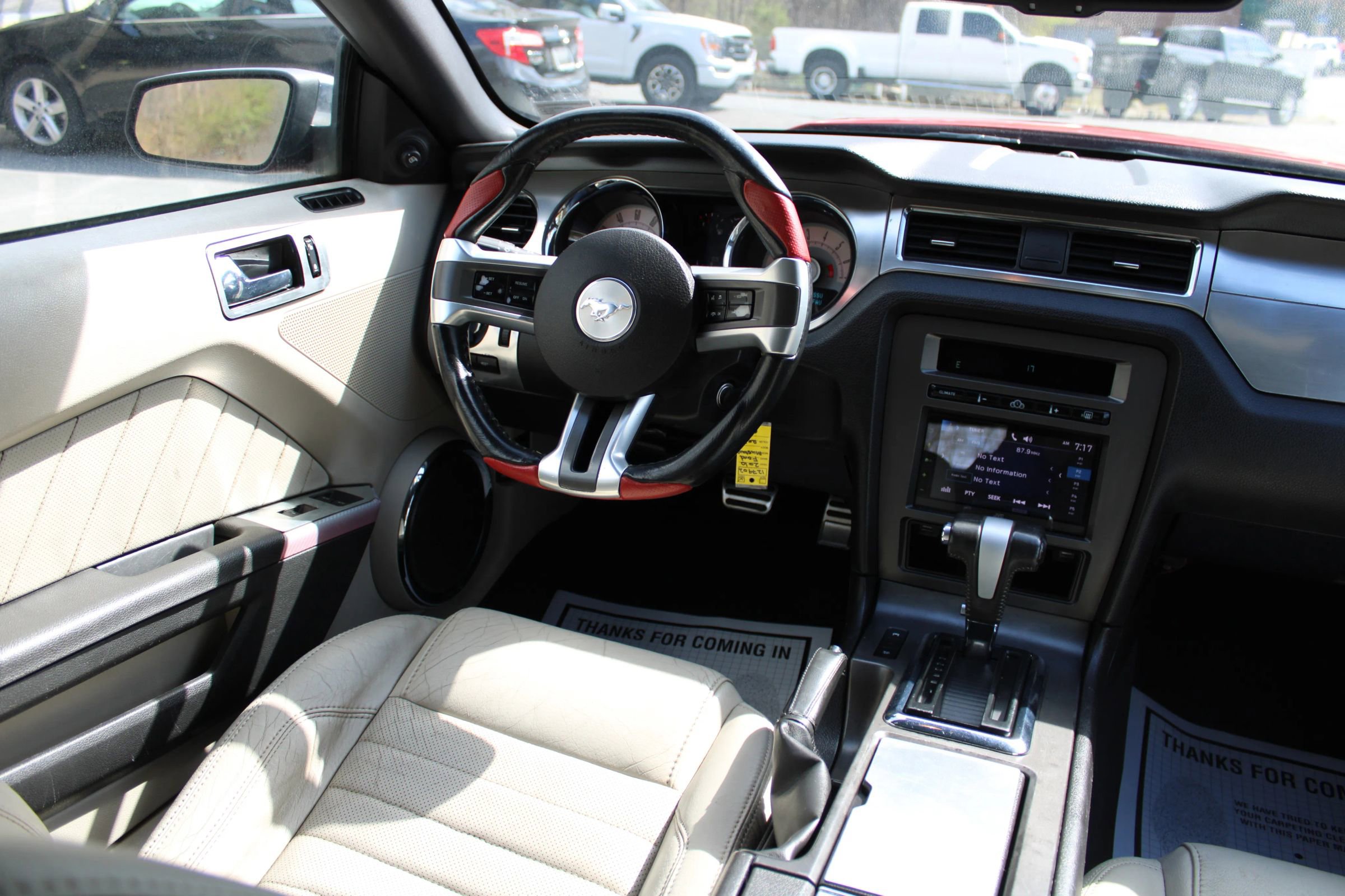 Used 2010 Ford Mustang Convertible image 14