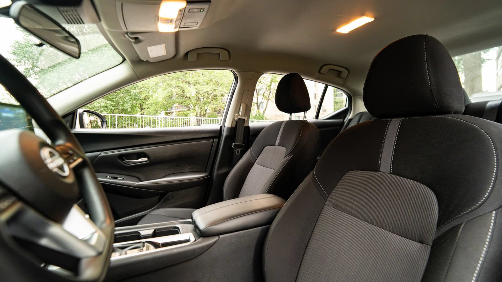 Used 2025 Nissan Sentra SV FWD image 22