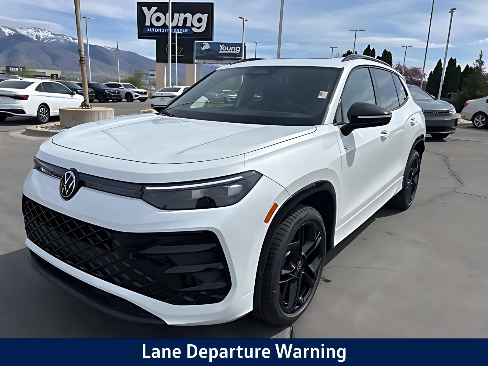 New 2026 Volkswagen Tiguan SE R-Line AWD/4WD image 7