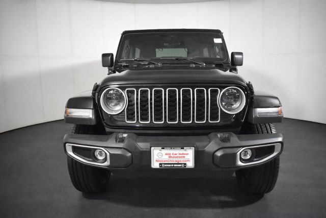 Used 2025 Jeep Wrangler Unlimited Sahara AWD/4WD image 2