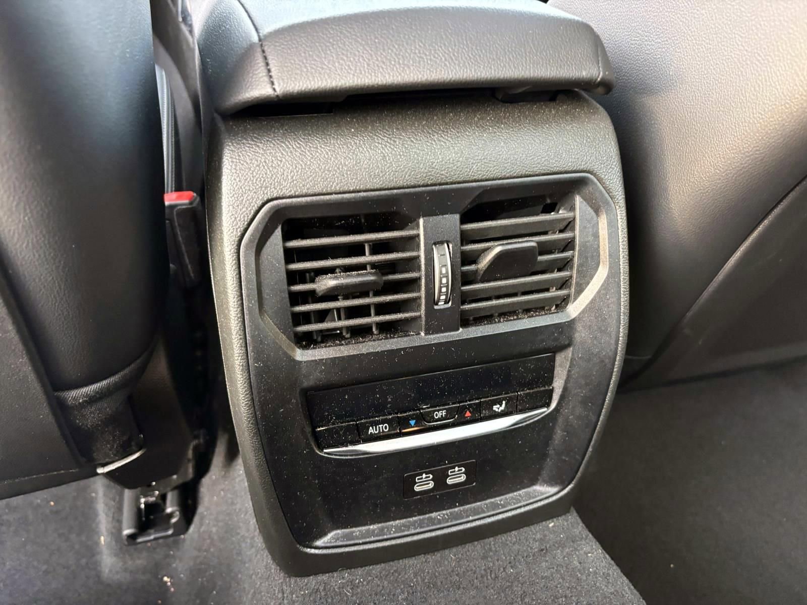 Used 2025 BMW 330i xDrive Sedan image 32