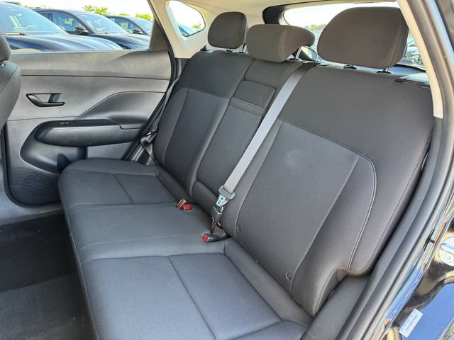 Used 2025 Hyundai Kona SEL AWD/4WD image 16