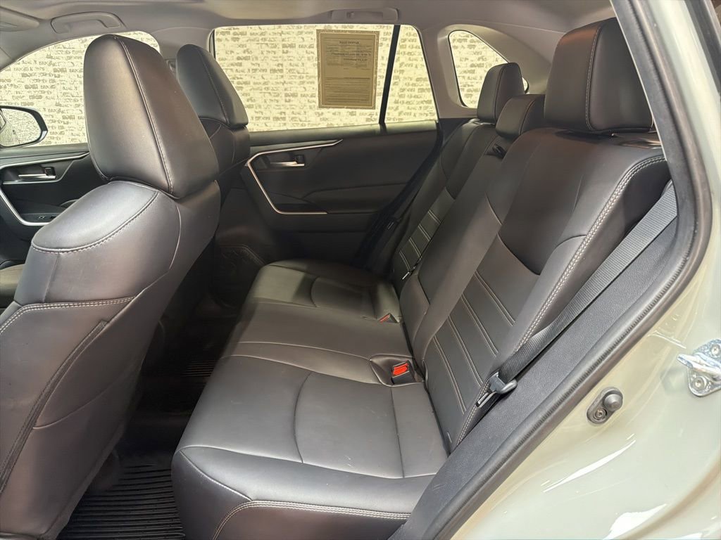 Used 2021 Toyota RAV4 XLE Premium image 14