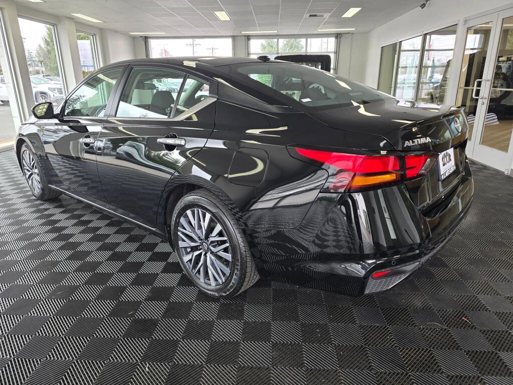 Used 2023 Nissan Altima 2.5 SV image 6