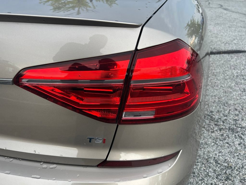 Used 2016 Volkswagen Passat 1.8T SEL Premium FWD image 19