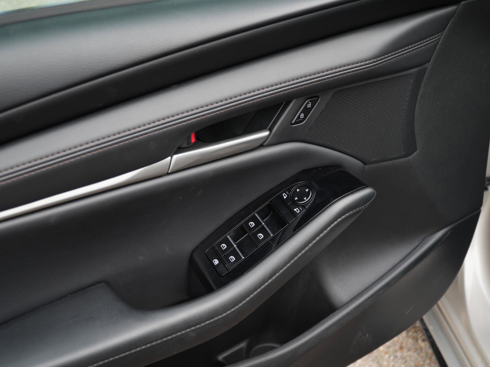 Used 2024 MAZDA MAZDA3 s image 14