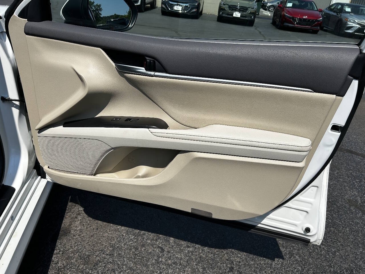 Used 2021 Toyota Camry XLE AWD/4WD image 17