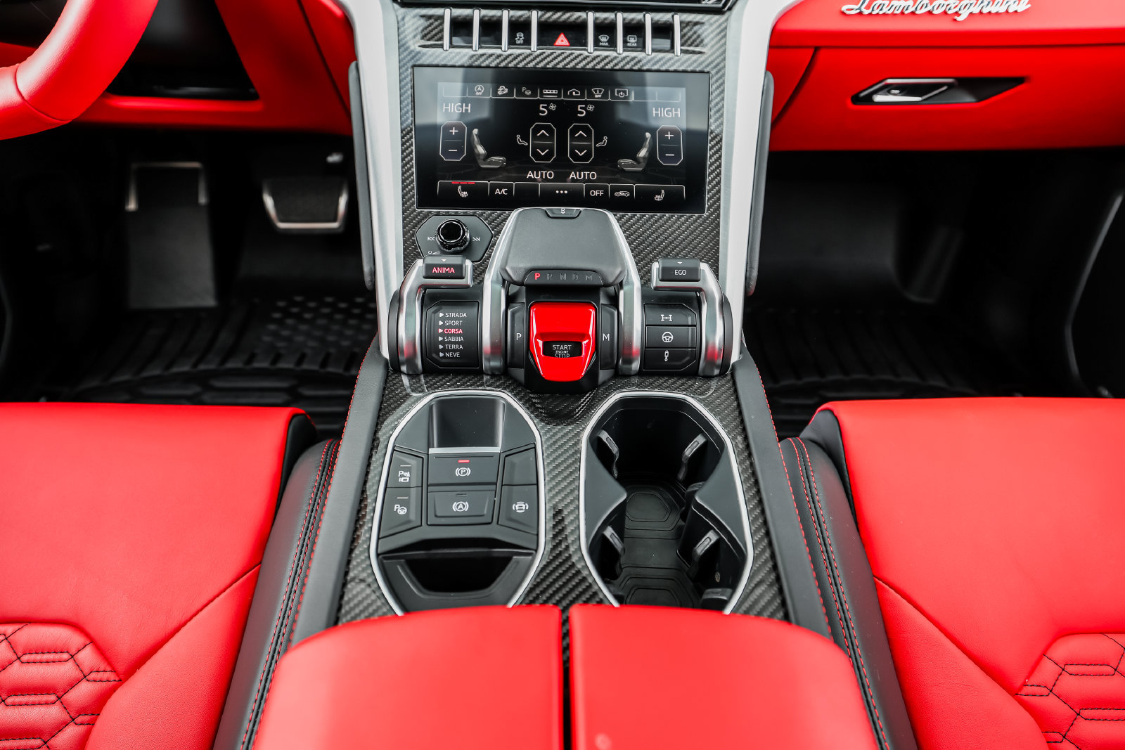 Used 2022 Lamborghini Urus AWD/4WD image 33