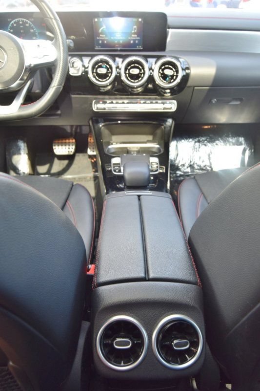 Used 2020 Mercedes-Benz CLA 250 image 30