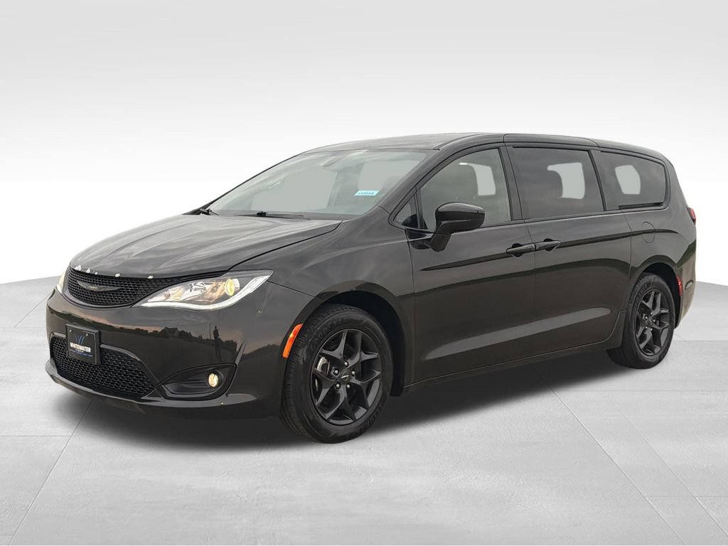 Used 2019 Chrysler Pacifica Touring Plus w/ S Appearance Package FWD image 2