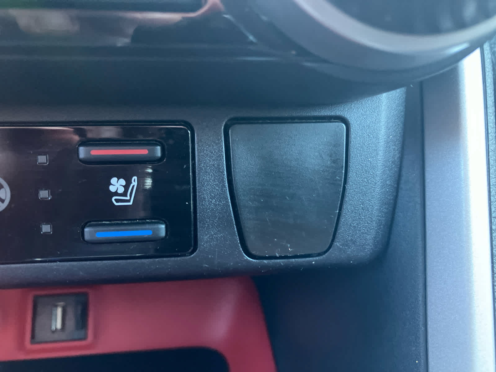 Used 2020 Toyota RAV4 TRD Off-Road AWD/4WD image 28