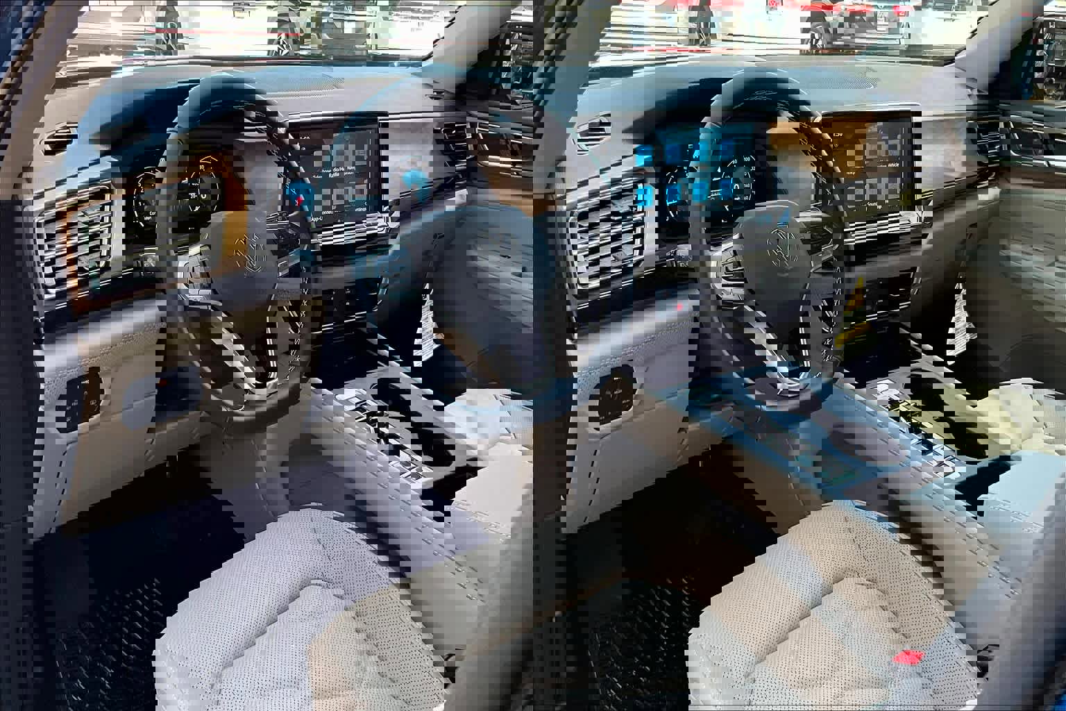 New 2025 Volkswagen Atlas SE image 8