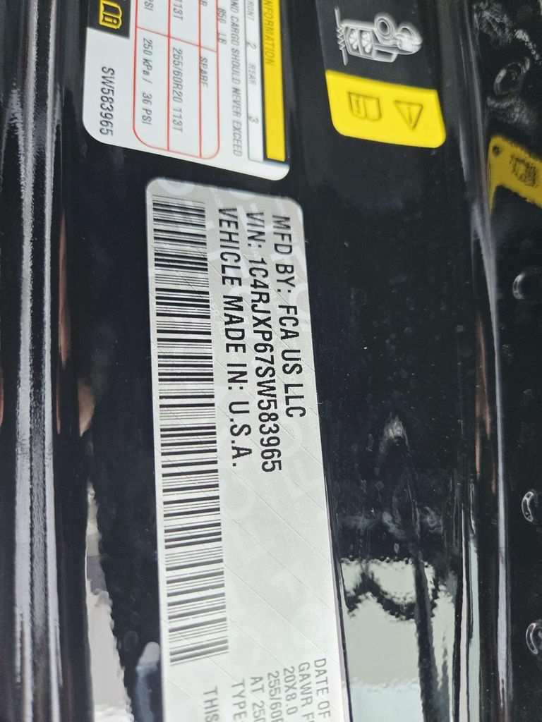 Certified 2025 Jeep Wrangler Unlimited Sahara AWD/4WD image 37