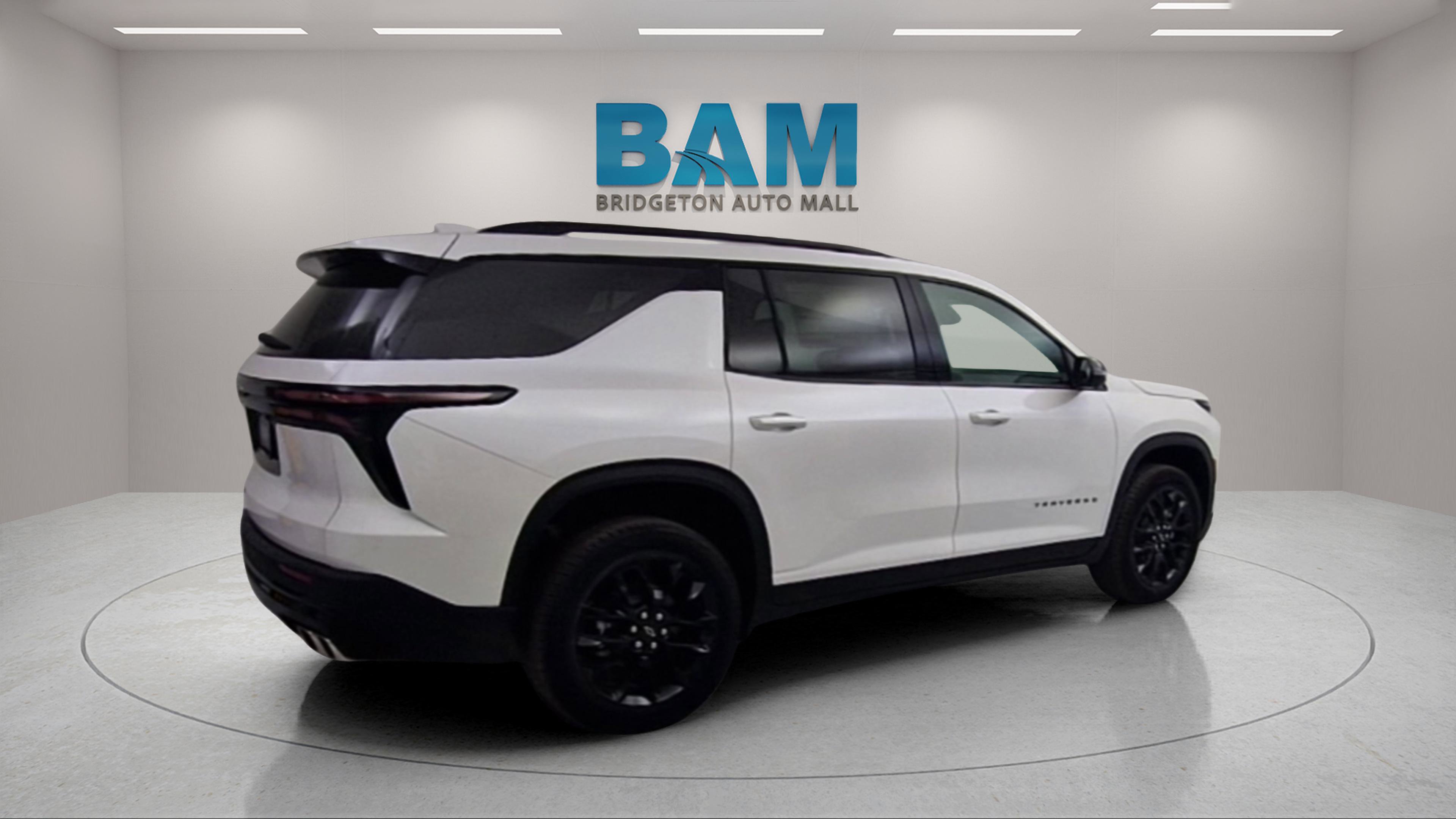 New 2025 Chevrolet Traverse LT w/ Midnight/Sport Edition image 7
